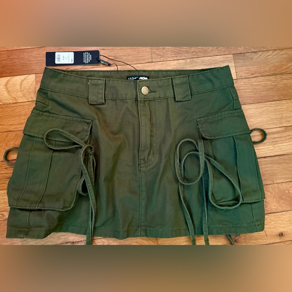Fashion Nova Dark Green Women's Skirt with Cargo Pockets and bows